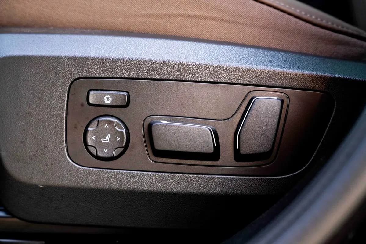 خرید بی‌ام‌و ایکس۳ xDrive20i مدل ۲۰۲۶ از دبی — واردات به منطقه آزاد کیش و قشم — خودرو بی‌ام‌و — تصویر 9