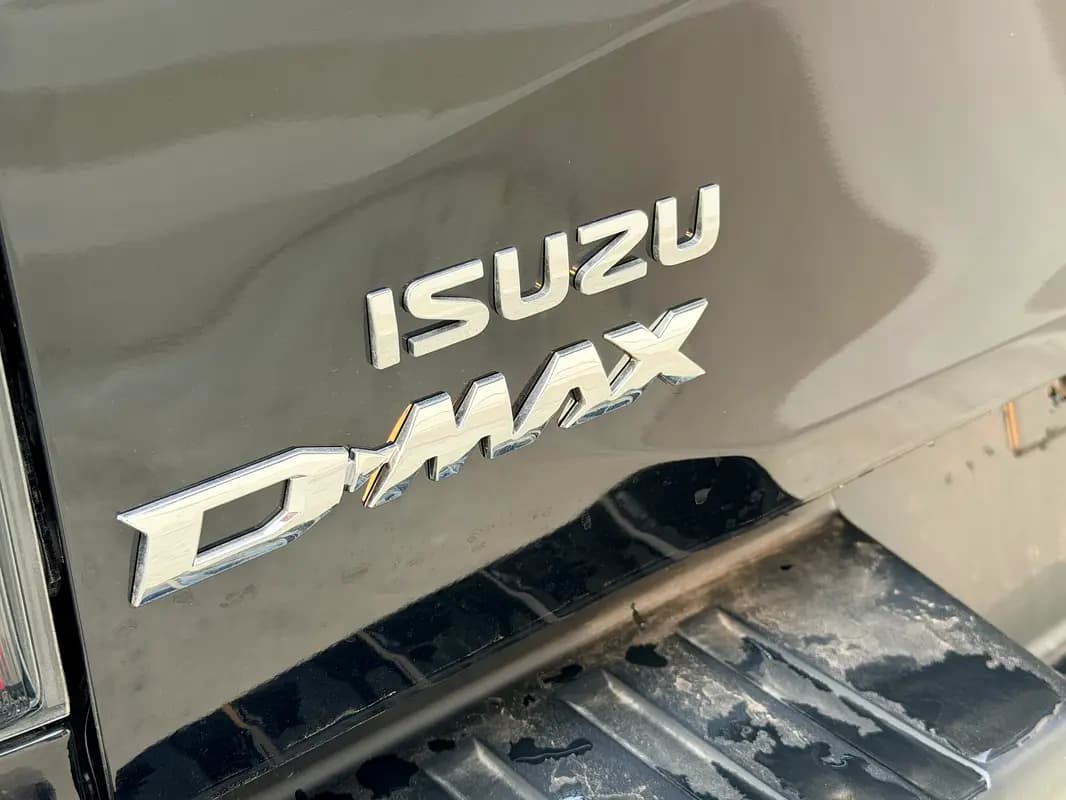 خرید ایسوزو D MAX LS مدل ۲۰۲۷ از دبی — واردات به منطقه آزاد کیش و قشم — خودرو ایسوزو — تصویر 8