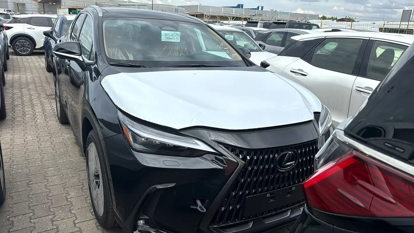 خرید لکسوس NX Series NX 350H مدل ۲۰۲۶ از دبی — واردات به منطقه آزاد کیش و قشم — خودرو لکسوس — تصویر 3