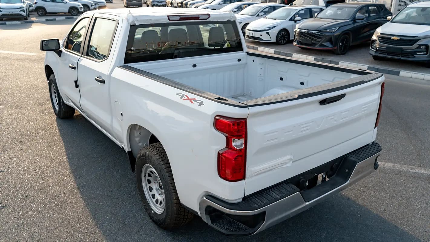 خرید شورولت Silverado 1500 WT مدل ۲۰۲۵ از دبی — واردات به منطقه آزاد کیش و قشم — خودرو شورولت — تصویر 6