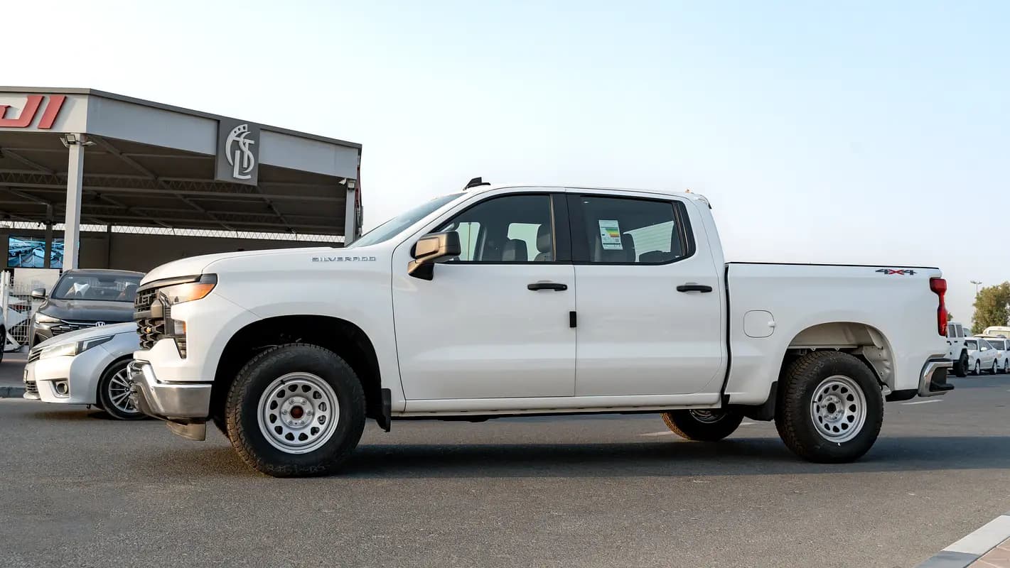 خرید شورولت Silverado 1500 WT مدل ۲۰۲۵ از دبی — واردات به منطقه آزاد کیش و قشم — خودرو شورولت — تصویر 3