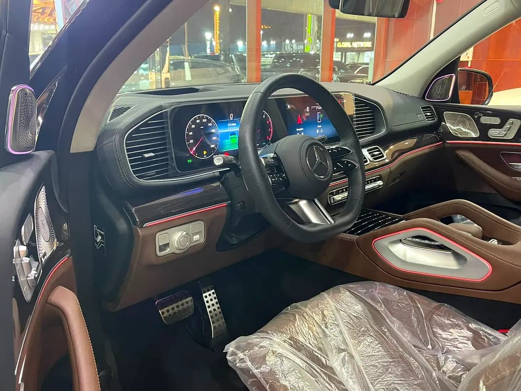 خرید مرسدس GLS GLS 450 4MATIC مدل ۲۰۲۵ از دبی — واردات به منطقه آزاد کیش و قشم — خودرو مرسدس — تصویر 4