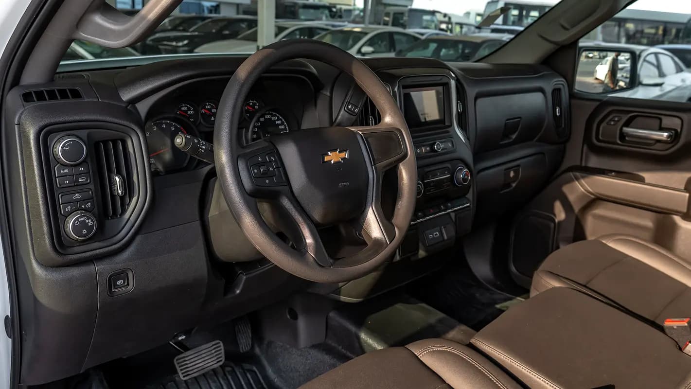 خرید شورولت Silverado 1500 WT مدل ۲۰۲۵ از دبی — واردات به منطقه آزاد کیش و قشم — خودرو شورولت — تصویر 8
