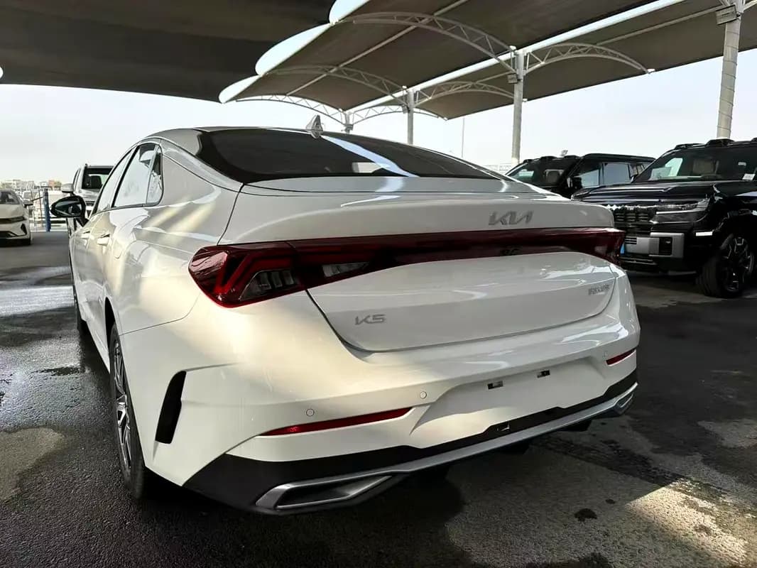 خرید کیا کی۵ LX مدل ۲۰۲۵ از دبی — واردات به منطقه آزاد کیش و قشم — خودرو کیا — تصویر 3