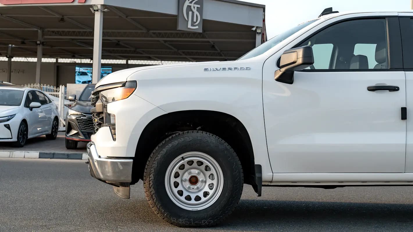 خرید شورولت Silverado 1500 WT مدل ۲۰۲۵ از دبی — واردات به منطقه آزاد کیش و قشم — خودرو شورولت — تصویر 4