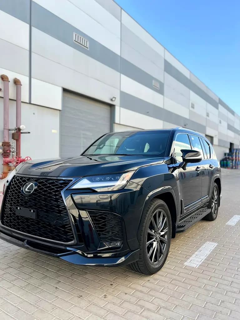 خرید لکسوس سری LX LX 700h VIP مدل ۲۰۲۶ از دبی — واردات به منطقه آزاد کیش و قشم — خودرو لکسوس — تصویر 2