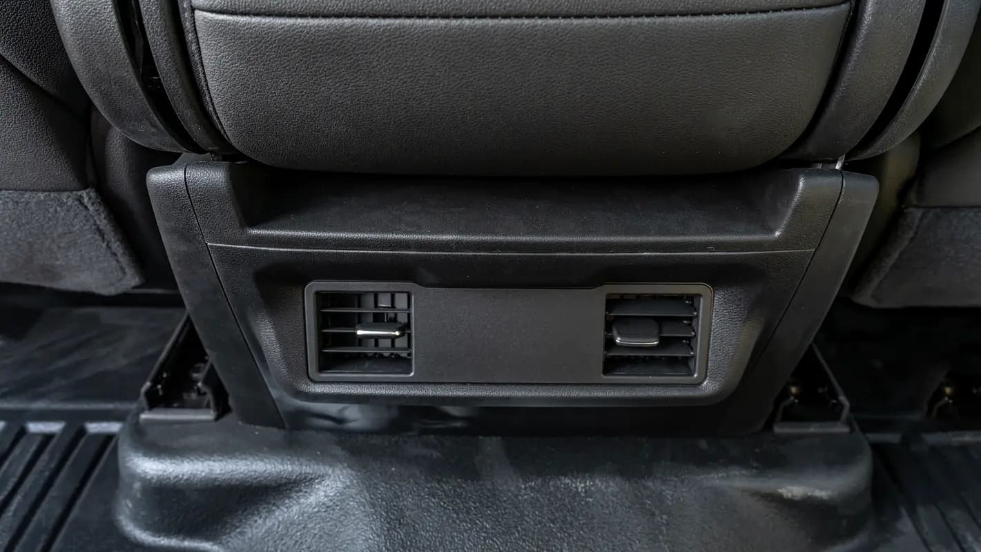 خرید شورولت Silverado 1500 WT مدل ۲۰۲۵ از دبی — واردات به منطقه آزاد کیش و قشم — خودرو شورولت — تصویر 20