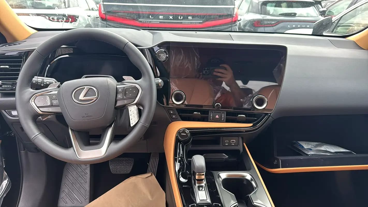 خرید لکسوس NX Series NX 350H مدل ۲۰۲۶ از دبی — واردات به منطقه آزاد کیش و قشم — خودرو لکسوس — تصویر 10
