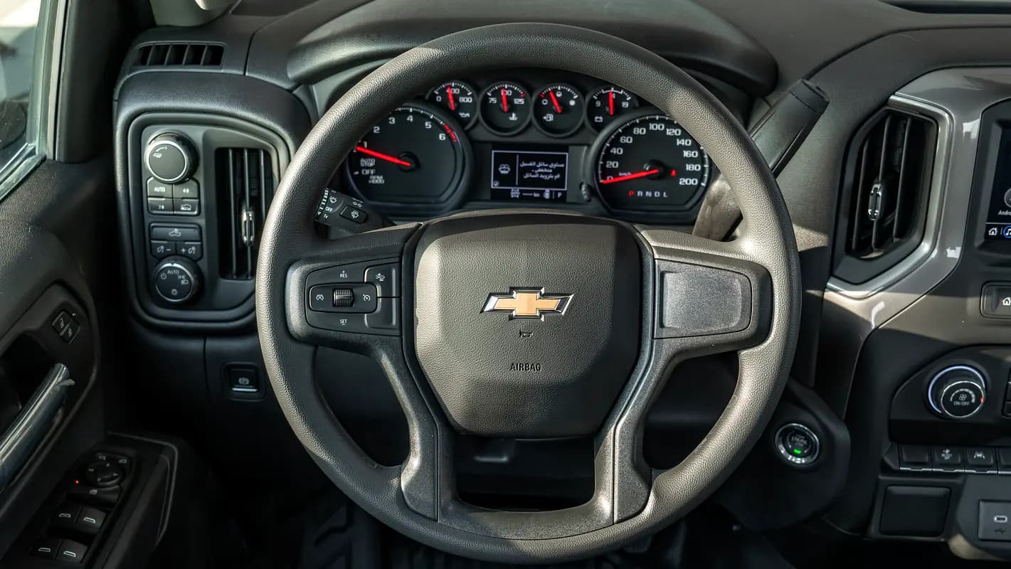 خرید شورولت Silverado 1500 WT مدل ۲۰۲۵ از دبی — واردات به منطقه آزاد کیش و قشم — خودرو شورولت — تصویر 12