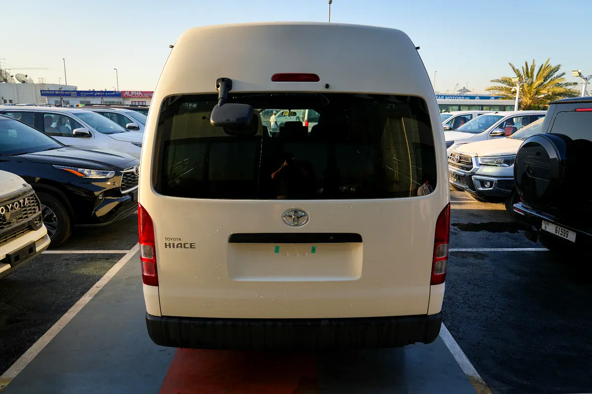 واردات Toyota Hiace 2025 از دبی — منطقه آزاد کیش و قشم — خودرو Toyota — تصویر 5