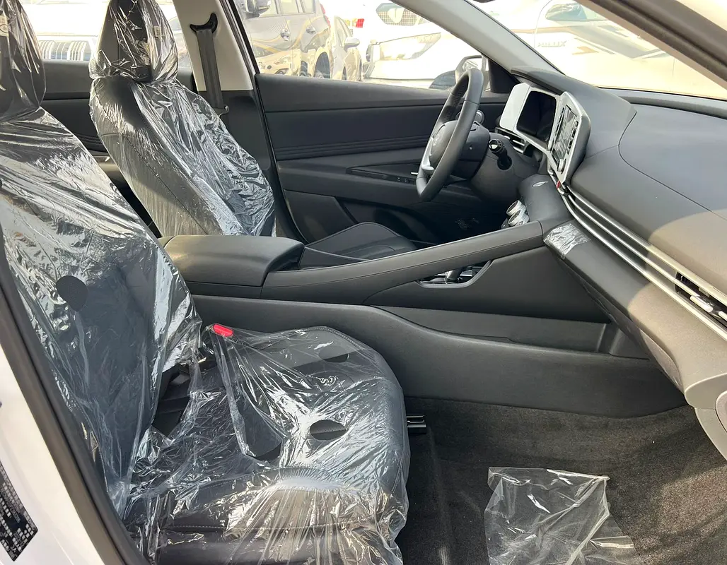 واردات Hyundai Elantra 2025 از دبی — منطقه آزاد کیش و قشم — خودرو Hyundai — تصویر 13