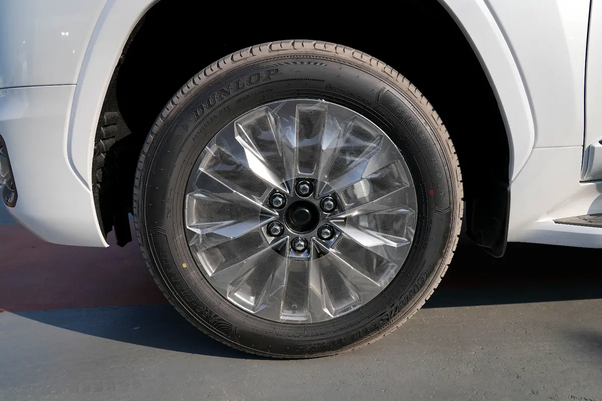 واردات Toyota Land Cruiser 2026 از دبی — منطقه آزاد کیش و قشم — خودرو Toyota — تصویر 10