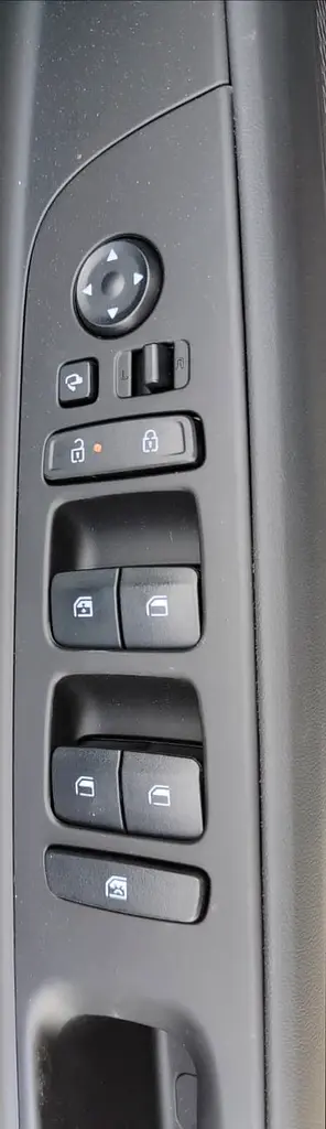 واردات Hyundai Elantra 2025 از دبی — منطقه آزاد کیش و قشم — خودرو Hyundai — تصویر 9