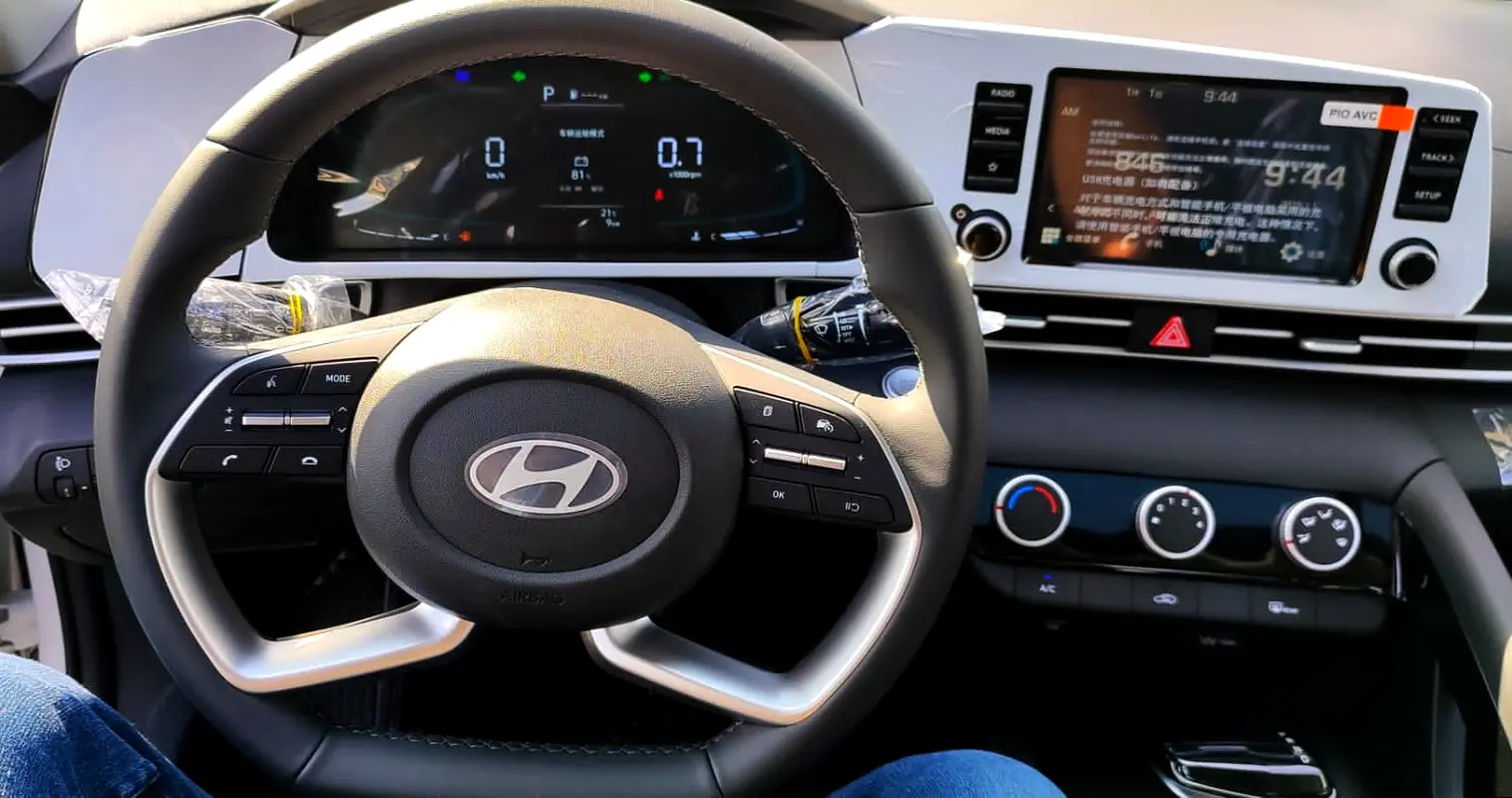 واردات Hyundai Elantra 2025 از دبی — منطقه آزاد کیش و قشم — خودرو Hyundai — تصویر 7