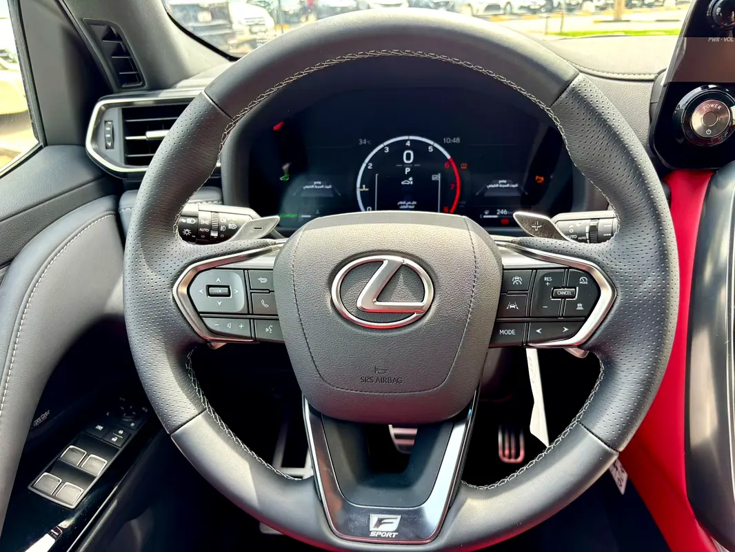 واردات Lexus LX Series 2025 از دبی — منطقه آزاد کیش و قشم — خودرو Lexus — تصویر 8