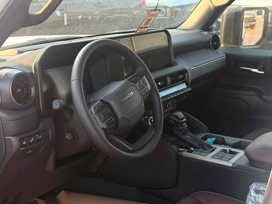 واردات Toyota Prado 2026 از دبی — منطقه آزاد کیش و قشم — خودرو Toyota — تصویر 5