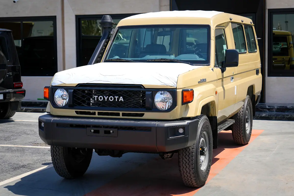واردات Toyota Land Cruiser 70 Series 2026 از دبی — منطقه آزاد کیش و قشم — خودرو Toyota — تصویر 3