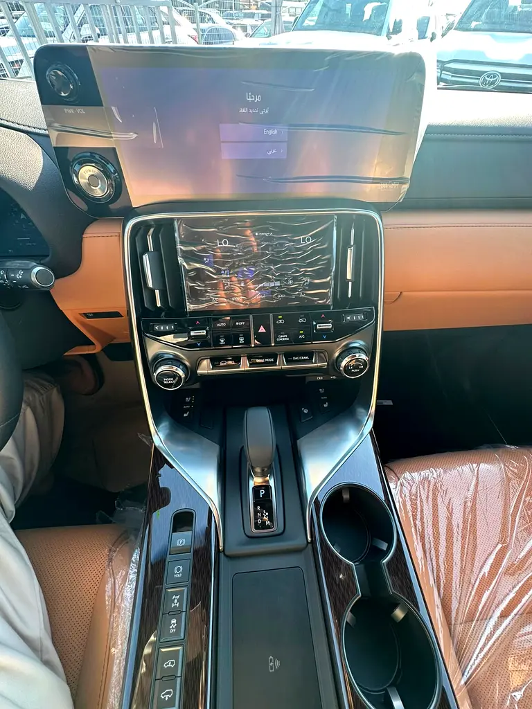 واردات Lexus LX Series 2026 از دبی — منطقه آزاد کیش و قشم — خودرو Lexus — تصویر 12