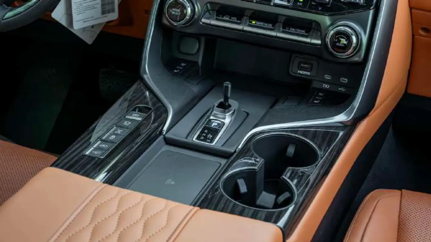 واردات Lexus LX Series 2026 از دبی — منطقه آزاد کیش و قشم — خودرو Lexus — تصویر 11