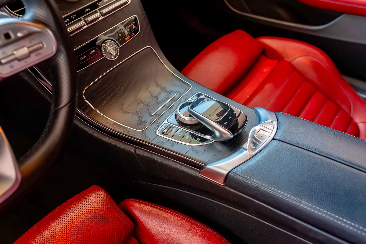 واردات Mercedes-Benz C Class 2019 از دبی — منطقه آزاد کیش و قشم — خودرو Mercedes-Benz — تصویر 15