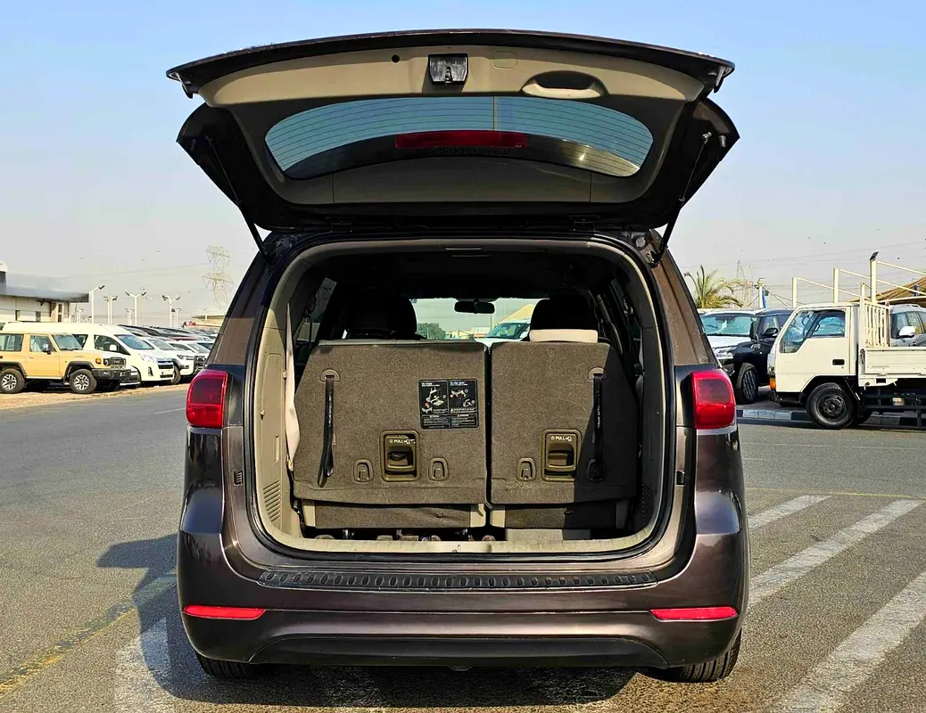 واردات Kia Sedona 2017 از دبی — منطقه آزاد کیش و قشم — خودرو Kia — تصویر 12