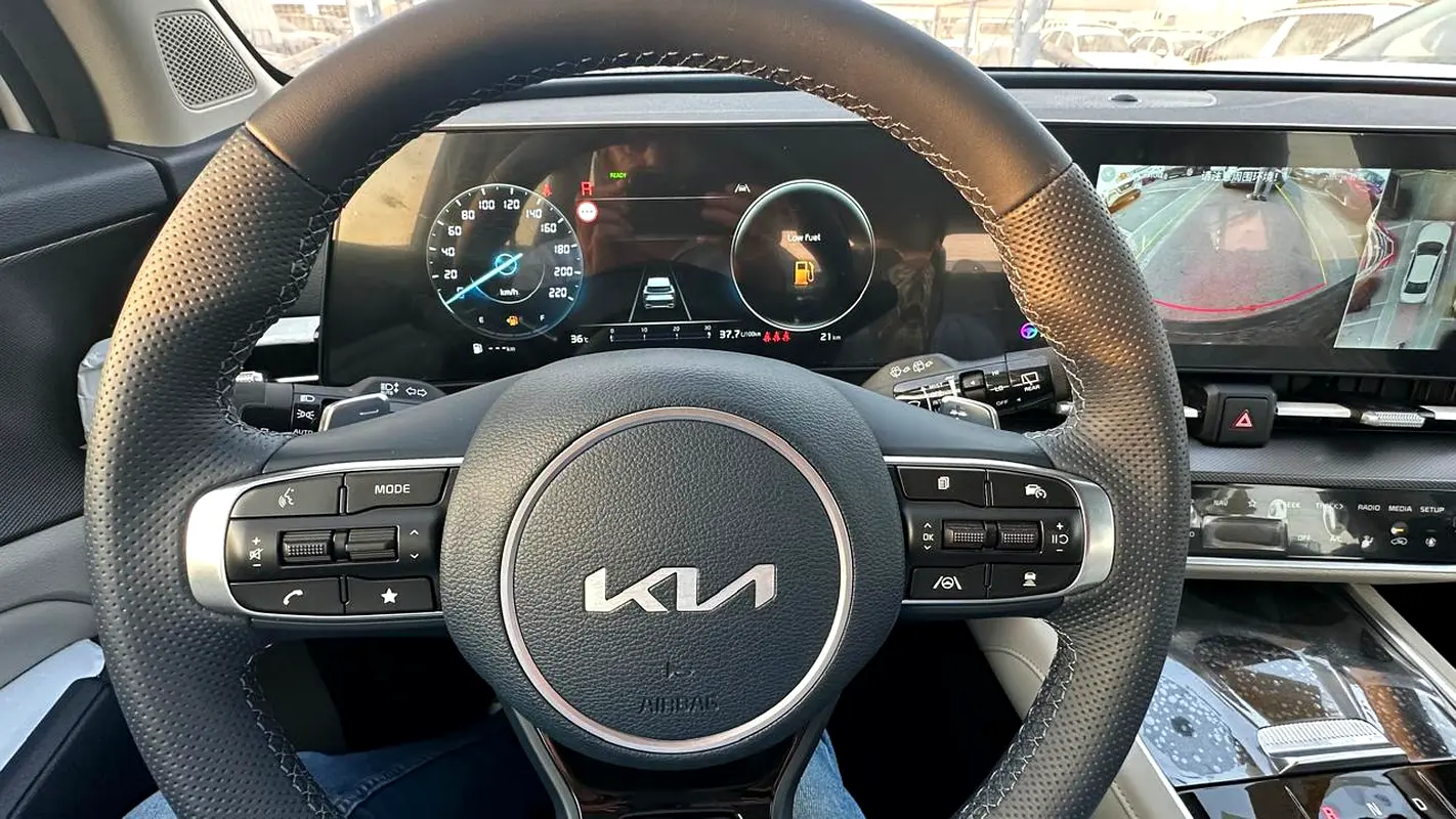 واردات Kia Sportage 2025 از دبی — منطقه آزاد کیش و قشم — خودرو Kia — تصویر 10