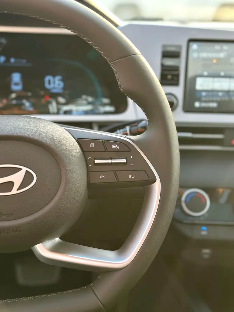 واردات Hyundai Elantra 2025 از دبی — منطقه آزاد کیش و قشم — خودرو Hyundai — تصویر 12