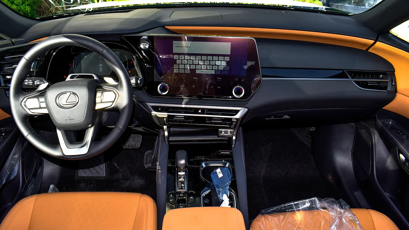 واردات Lexus RX Series 2026 از دبی — منطقه آزاد کیش و قشم — خودرو Lexus — تصویر 8
