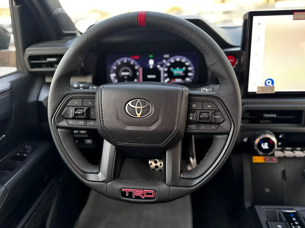 واردات Toyota Tacoma 2025 از دبی — منطقه آزاد کیش و قشم — خودرو Toyota — تصویر 18