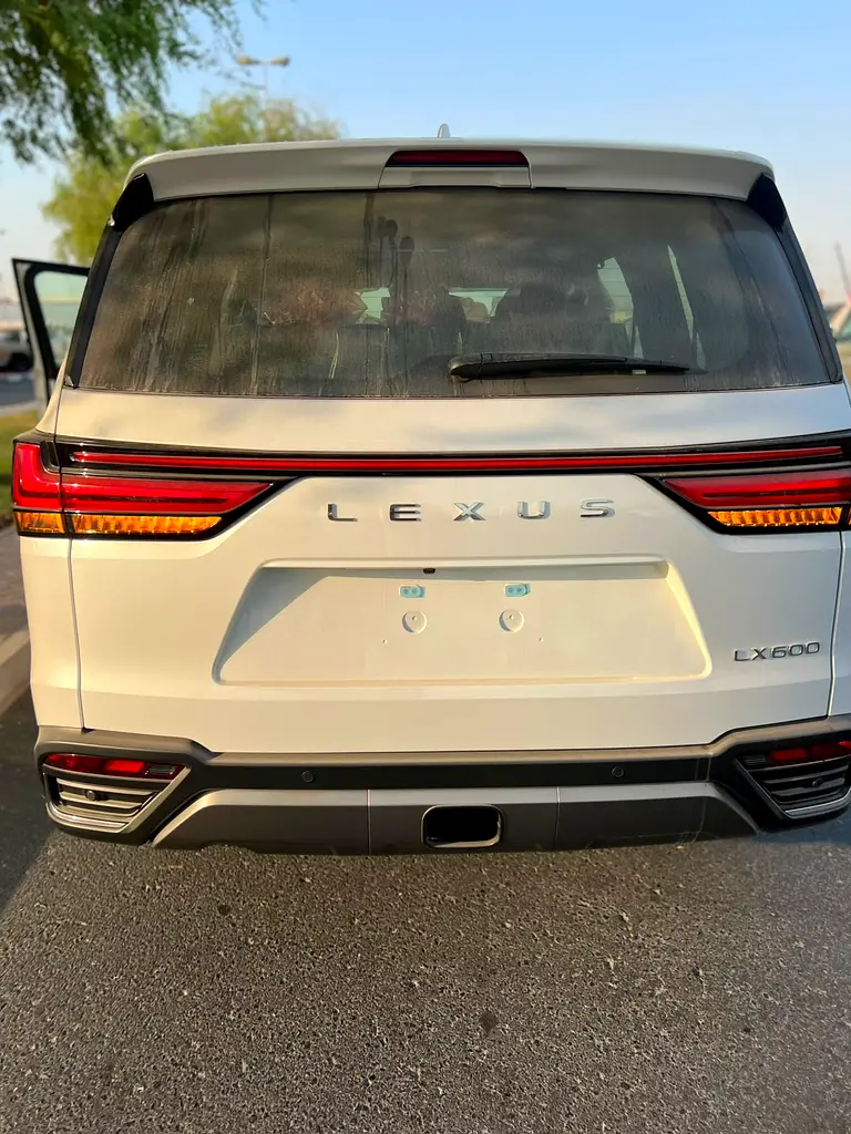 واردات Lexus LX Series 2026 از دبی — منطقه آزاد کیش و قشم — خودرو Lexus — تصویر 12