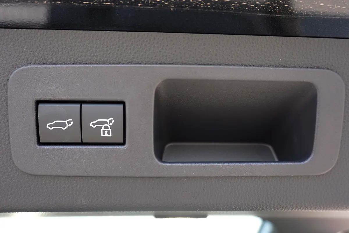 واردات Lexus LX Series 2026 از دبی — منطقه آزاد کیش و قشم — خودرو Lexus — تصویر 6
