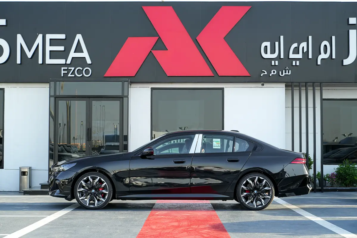 واردات BMW 5 Series 2027 از دبی — منطقه آزاد کیش و قشم — خودرو BMW — تصویر 7