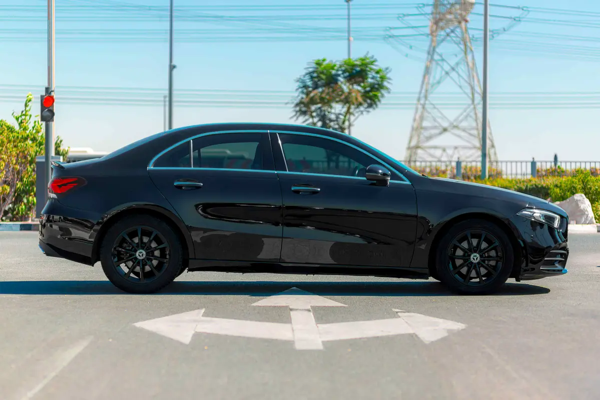 واردات Mercedes-Benz A Class 2019 از دبی — منطقه آزاد کیش و قشم — خودرو Mercedes-Benz — تصویر 19