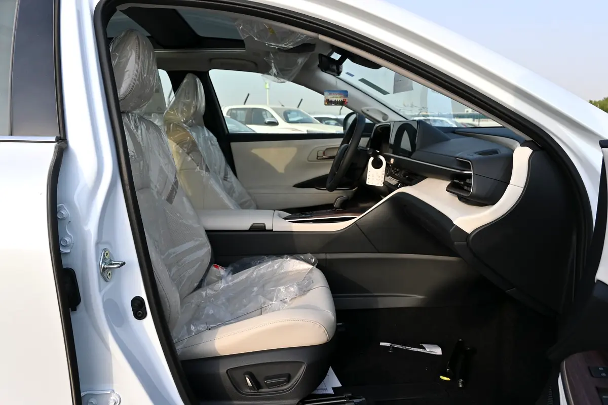 واردات Toyota Crown 2026 از دبی — منطقه آزاد کیش و قشم — خودرو Toyota — تصویر 19