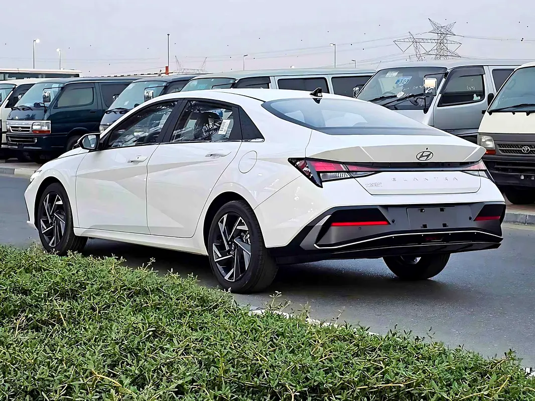واردات Hyundai Elantra 2025 از دبی — منطقه آزاد کیش و قشم — خودرو Hyundai — تصویر 6
