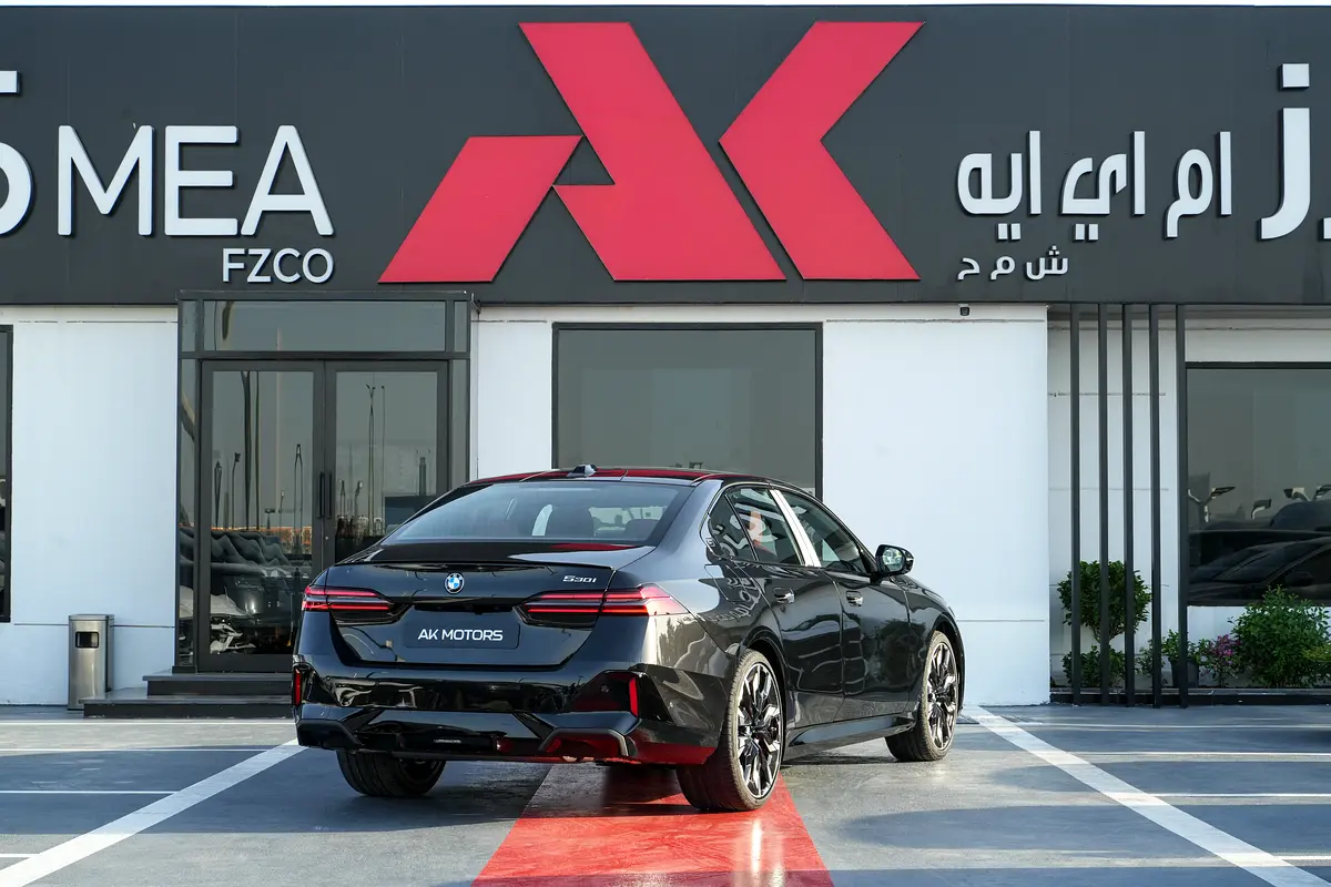 واردات BMW 5 Series 2027 از دبی — منطقه آزاد کیش و قشم — خودرو BMW — تصویر 4