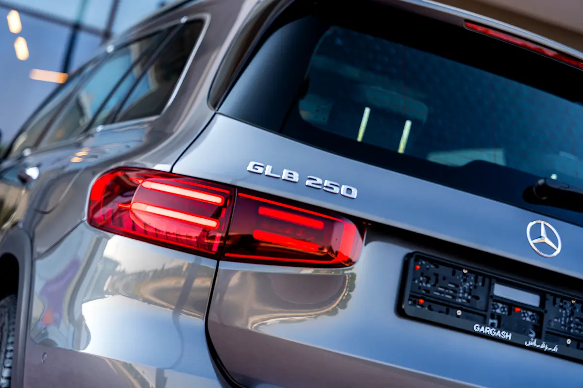 واردات Mercedes Benz Glb Class 2025 از دبی — منطقه آزاد کیش و قشم — خودرو Mercedes Benz — تصویر 14