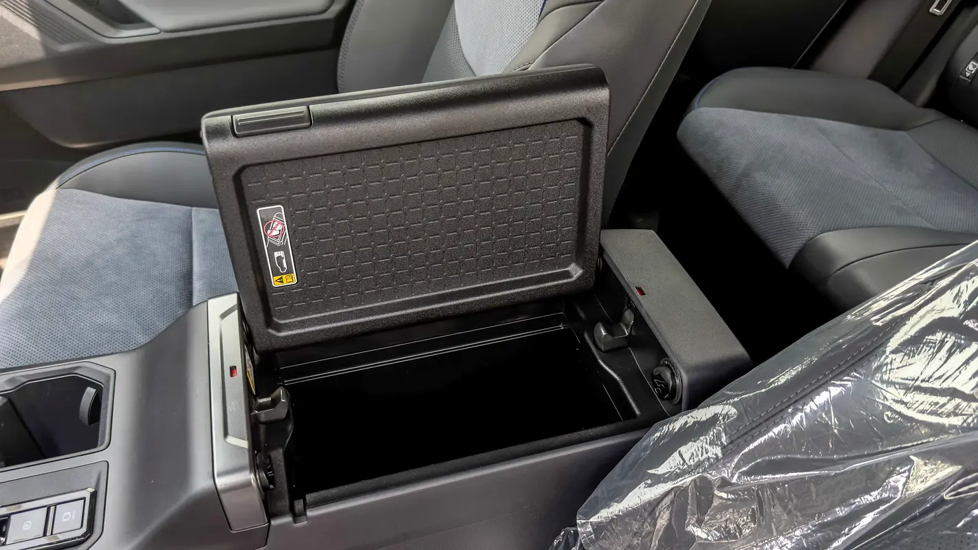 واردات Toyota RAV 4 2026 از دبی — منطقه آزاد کیش و قشم — خودرو Toyota — تصویر 16
