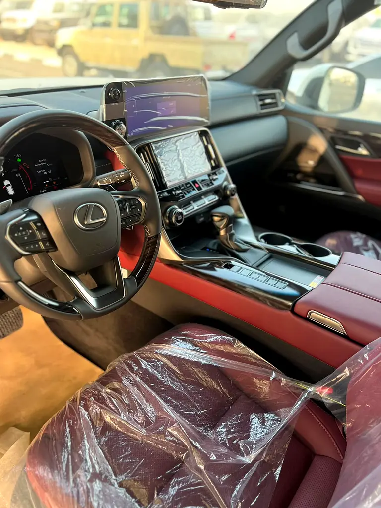 واردات Lexus LX Series 2026 از دبی — منطقه آزاد کیش و قشم — خودرو Lexus — تصویر 8