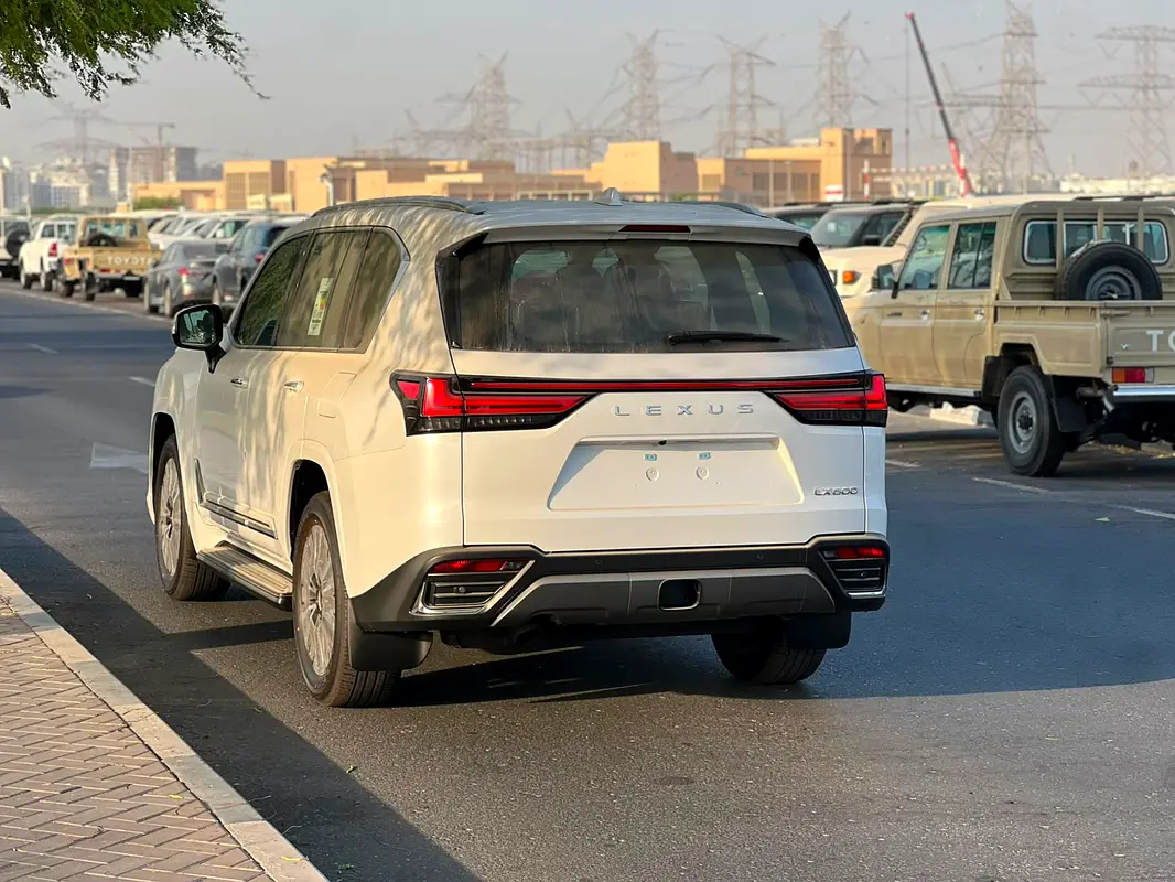 واردات Lexus LX Series 2026 از دبی — منطقه آزاد کیش و قشم — خودرو Lexus — تصویر 4