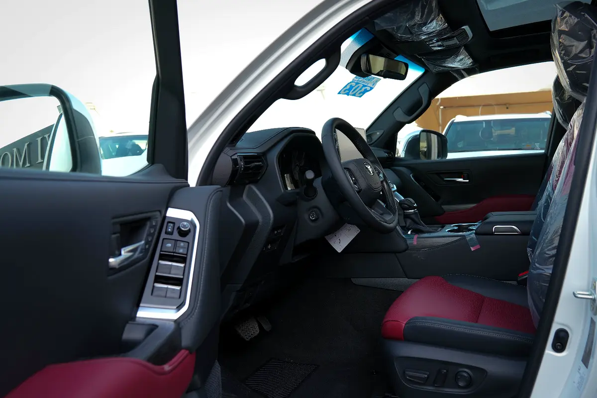 واردات Toyota Land Cruiser 2026 از دبی — منطقه آزاد کیش و قشم — خودرو Toyota — تصویر 15