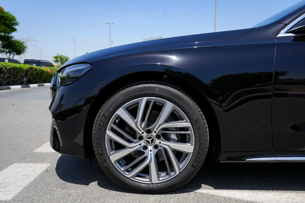 واردات Mercedes-Benz E Class 2025 از دبی — منطقه آزاد کیش و قشم — خودرو Mercedes-Benz — تصویر 20