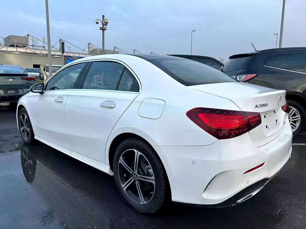 واردات Mercedes-Benz A Class 2025 از دبی — منطقه آزاد کیش و قشم — خودرو Mercedes-Benz — تصویر 10