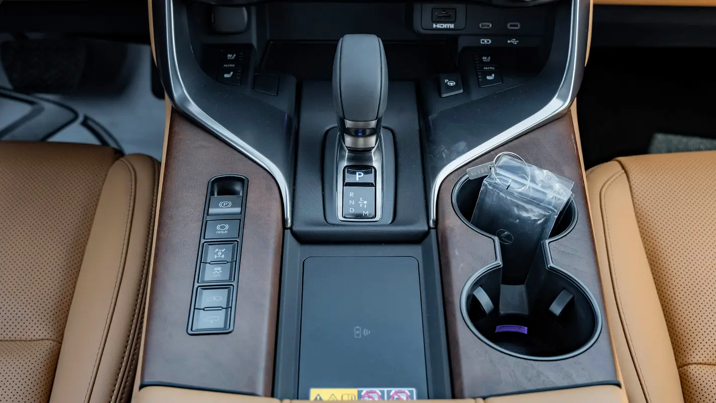 واردات Lexus LX Series 2026 از دبی — منطقه آزاد کیش و قشم — خودرو Lexus — تصویر 15