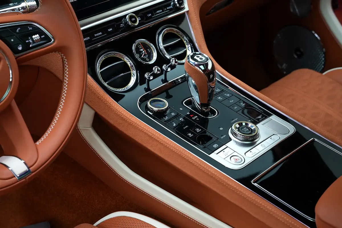 واردات Bentley Continental 2025 از دبی — منطقه آزاد کیش و قشم — خودرو Bentley — تصویر 9