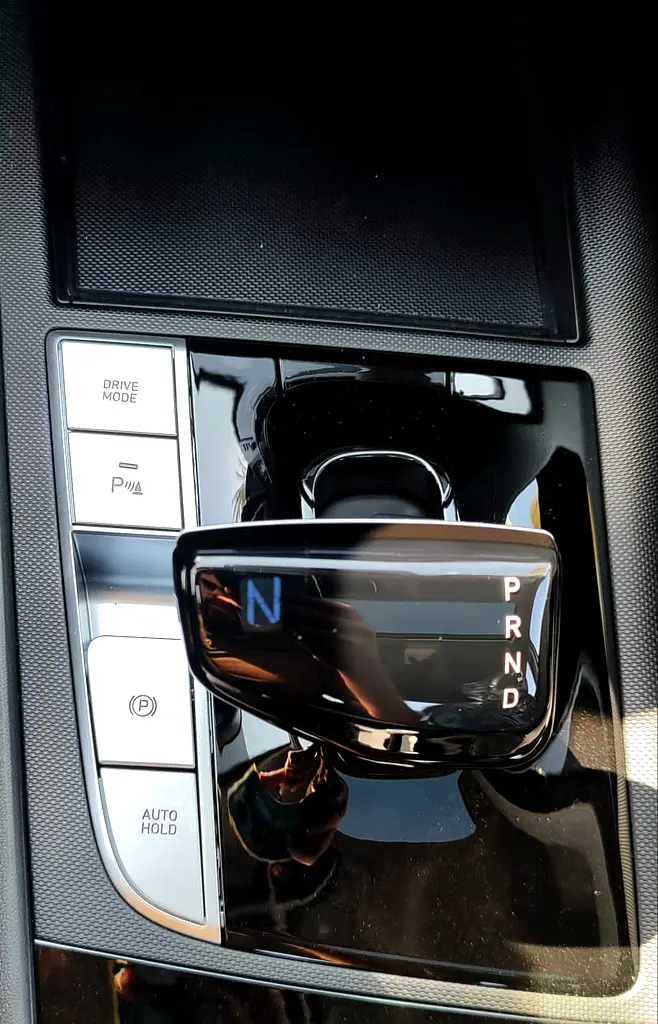 واردات Hyundai Elantra 2025 از دبی — منطقه آزاد کیش و قشم — خودرو Hyundai — تصویر 10