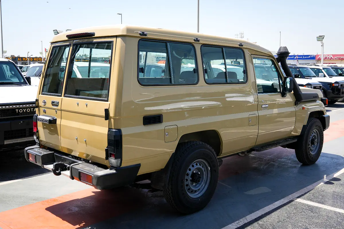 واردات Toyota Land Cruiser 70 Series 2026 از دبی — منطقه آزاد کیش و قشم — خودرو Toyota — تصویر 6