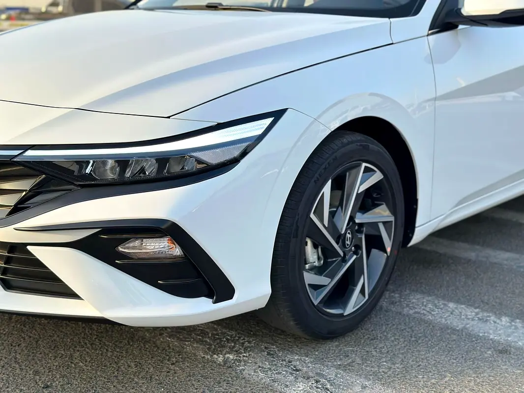 واردات Hyundai Elantra 2025 از دبی — منطقه آزاد کیش و قشم — خودرو Hyundai — تصویر 6