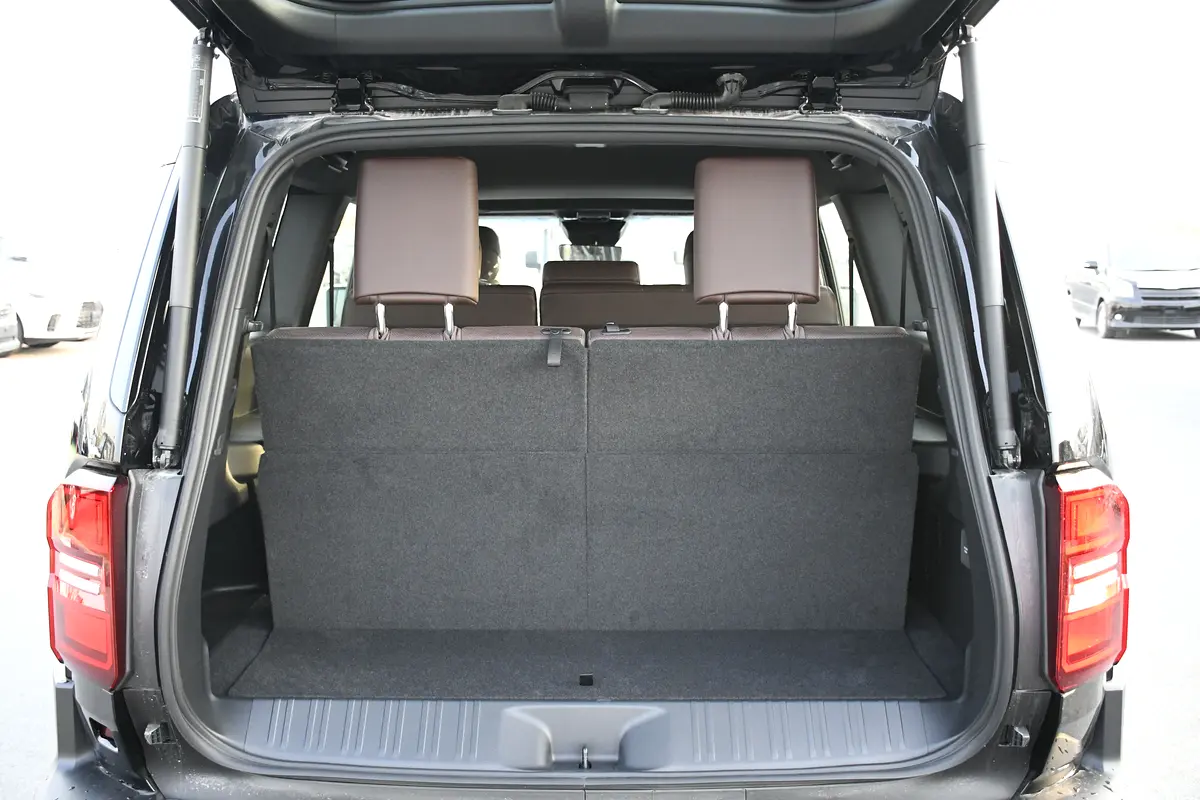 واردات Toyota Prado 2026 از دبی — منطقه آزاد کیش و قشم — خودرو Toyota — تصویر 5
