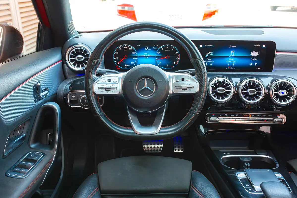 واردات Mercedes-Benz A Class 2020 از دبی — منطقه آزاد کیش و قشم — خودرو Mercedes-Benz — تصویر 9
